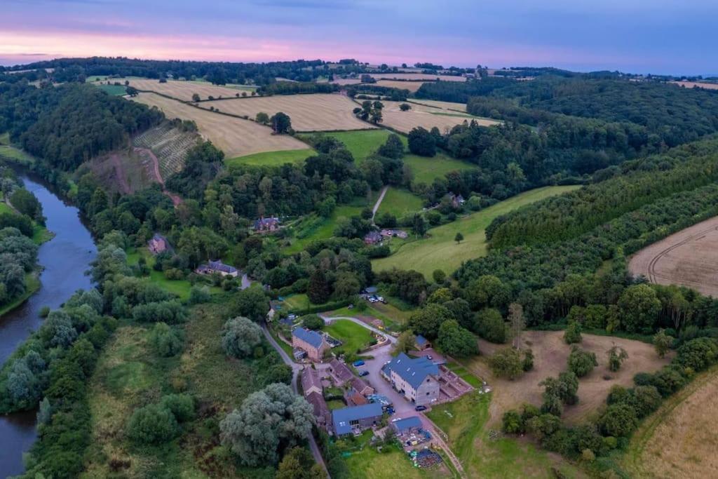 Foy Cosy Cottage On Banks Of River Wye מראה חיצוני תמונה