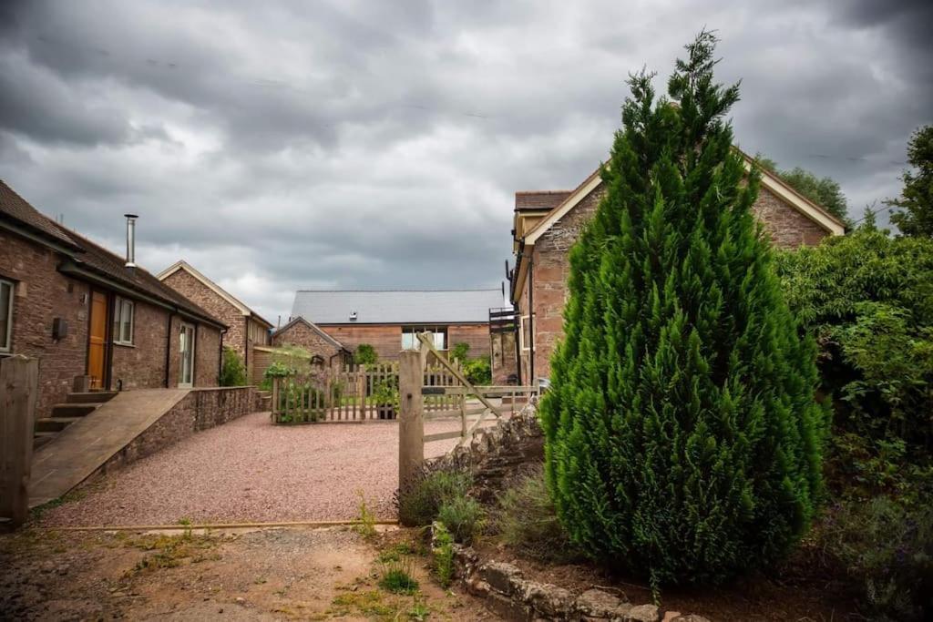 Foy Cosy Cottage On Banks Of River Wye מראה חיצוני תמונה